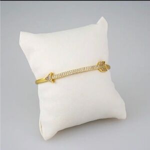 Elegant Gold Arrow Bracelet Bangle